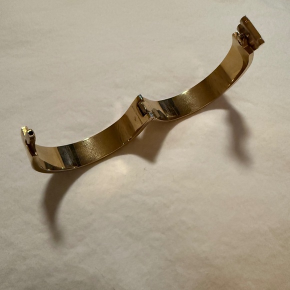 Hermes Clic H Bracelet - Picture 8 of 11